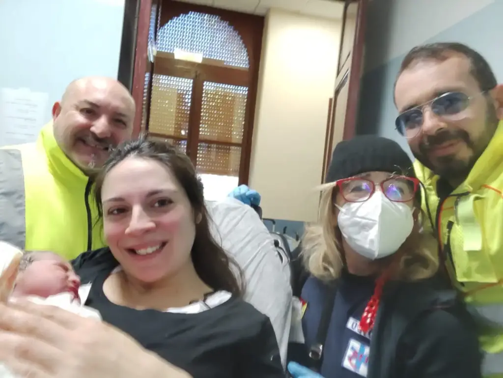 Roberta nasce in ambulanza a Palermo, la corsa da Ciminna a lieto fine